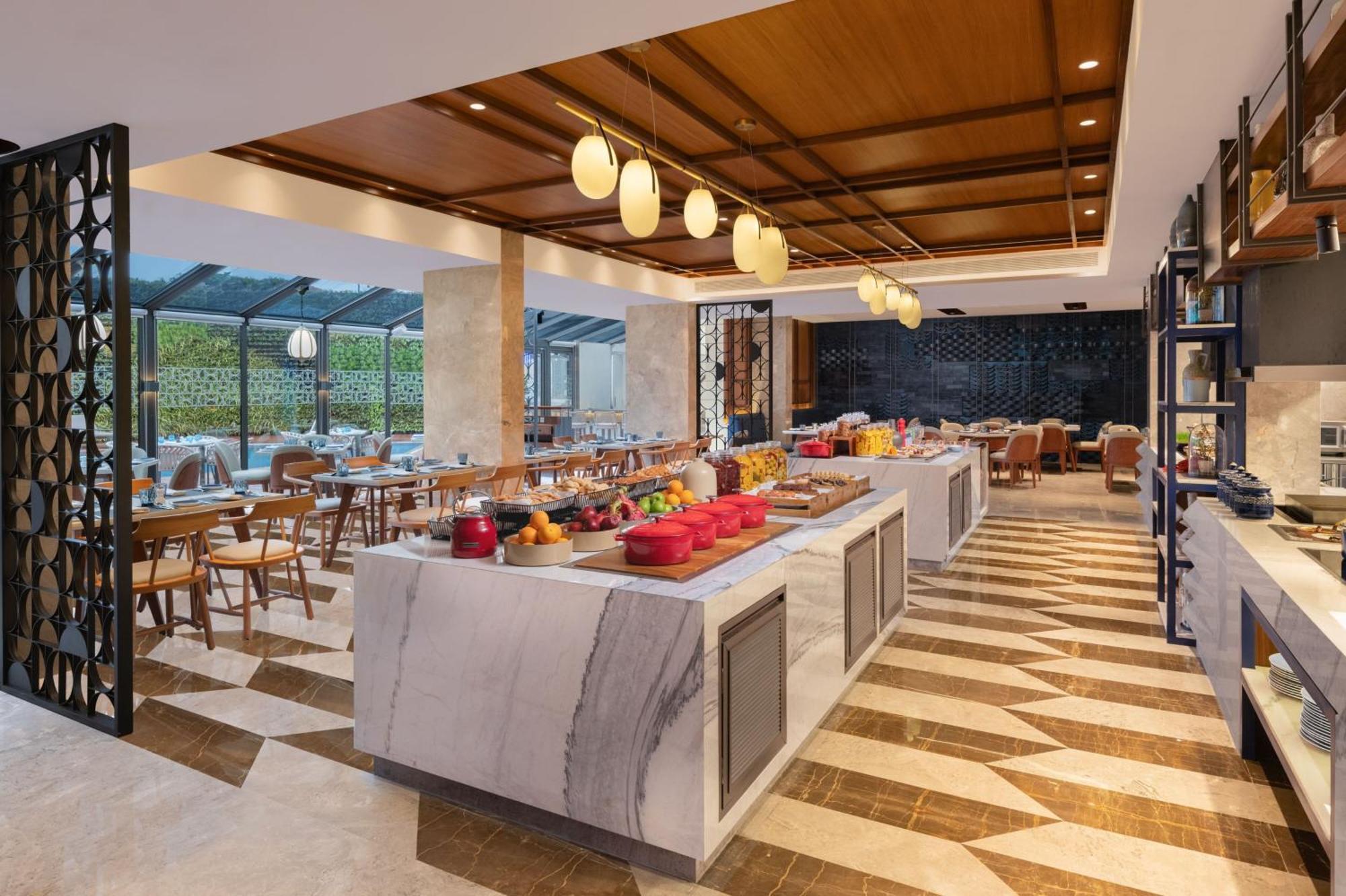 Courtyard By Marriott Goa Colva Hotell Eksteriør bilde