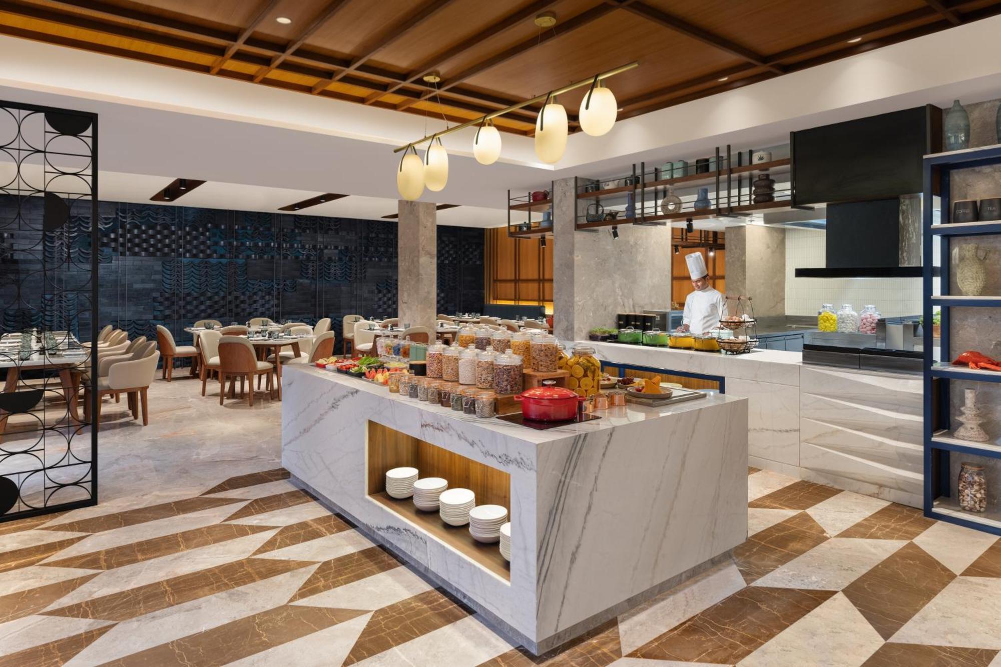 Courtyard By Marriott Goa Colva Hotell Eksteriør bilde