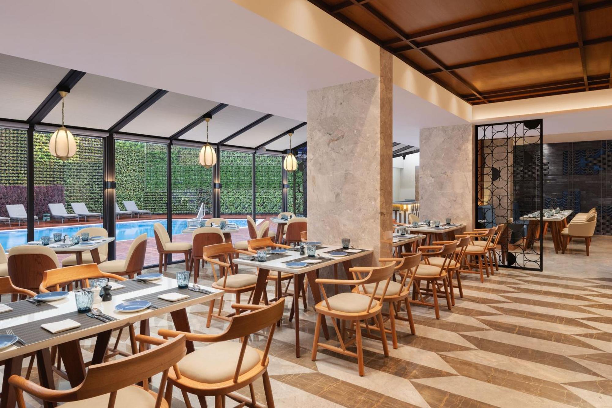 Courtyard By Marriott Goa Colva Hotell Eksteriør bilde